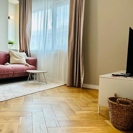 Ultracentral Lux Boutique 1Br Ap Near Subway Bucareste Exterior foto